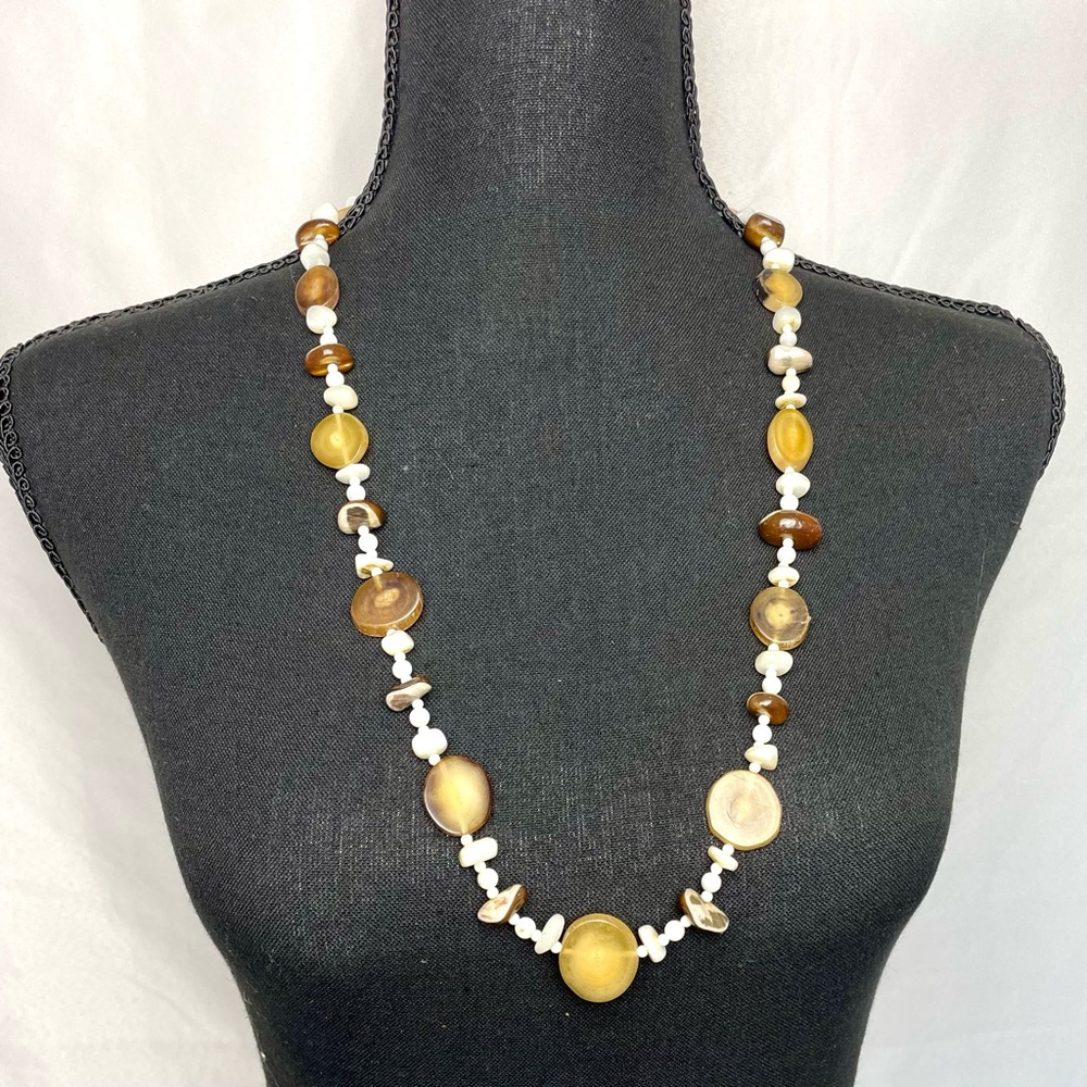 Vintage 1970s Agate & Shell Beaded Necklace Brown Yellow White Stone